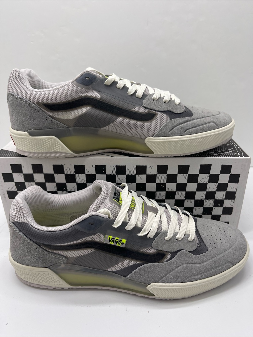 Vans • Men’s Sz 7 Skate Ave 2.0 Medium Grey
VN0A2Z3HMGR Sneakers